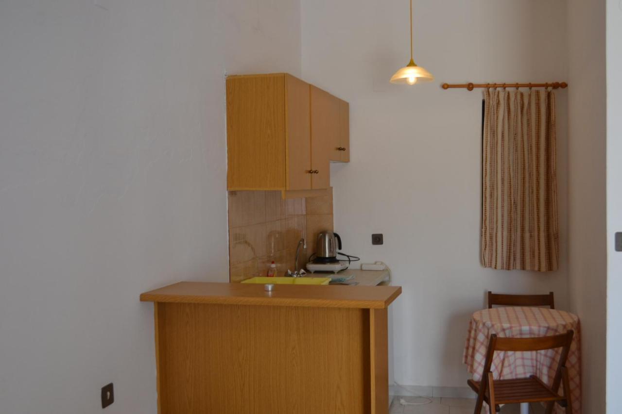 Argyro Studios And Apartments Agia Galini  Exterior photo
